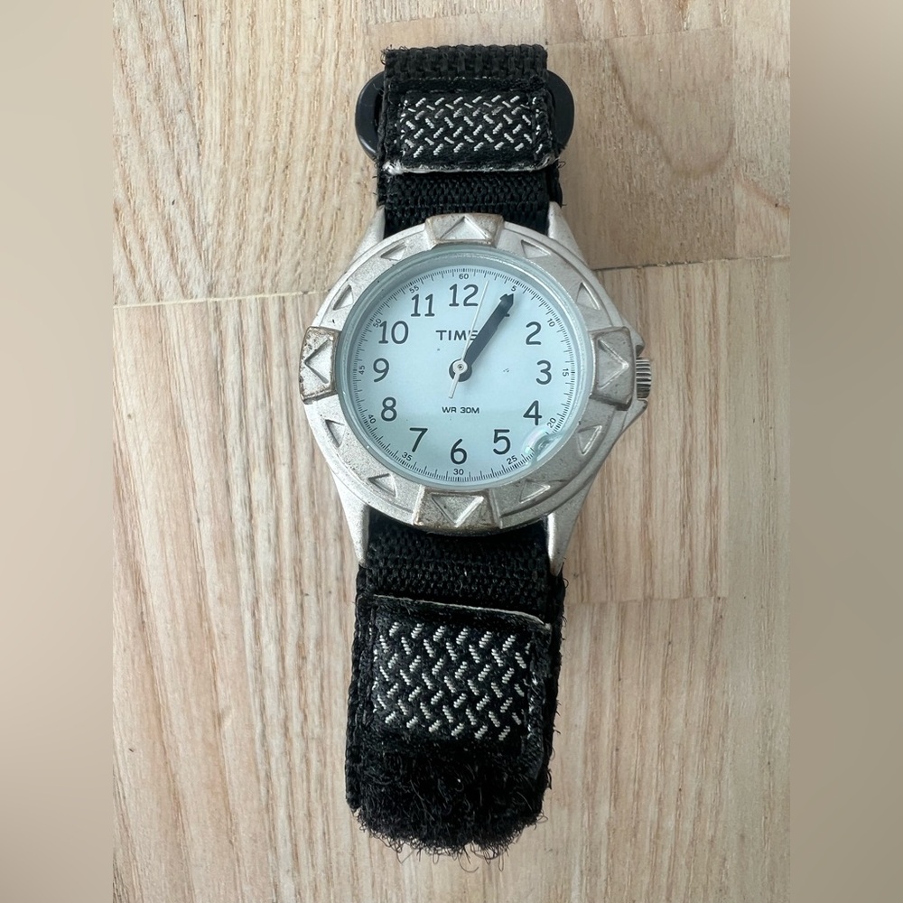 Timex kids silver tone nylon watch NEW BATTERY